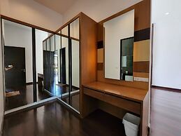 WE by Sirin Pool Villa Huahin