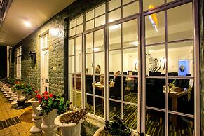 La Cottage Boutique Hotel & Restaurant