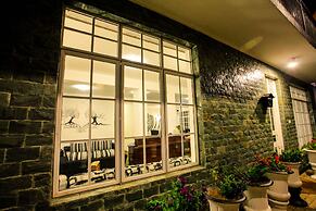 La Cottage Boutique Hotel & Restaurant