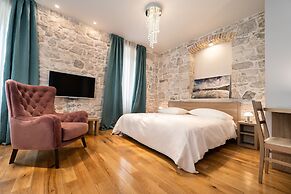 Tifani Luxury Rooms 2