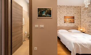 Tifani Luxury Rooms 2