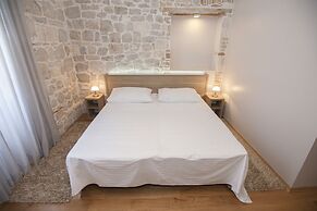 Tifani Luxury Rooms 2