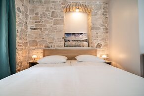 Tifani Luxury Rooms 2