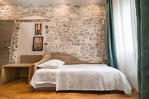 Tifani Luxury Rooms 2