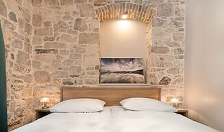 Tifani Luxury Rooms 2