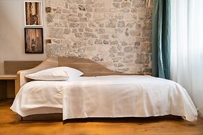 Tifani Luxury Rooms 2