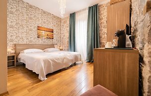 Tifani Luxury Rooms 2