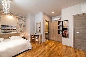 Tifani Luxury Rooms 2