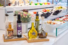 MARI KRISTIN Beach Hotel - Adults Only