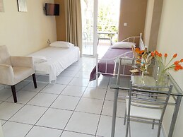 Apollon Studios & Apartments