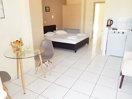 Apollon Studios & Apartments