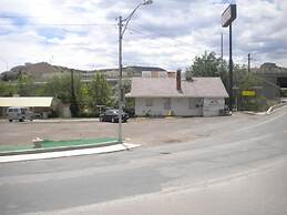 Riverside Motel
