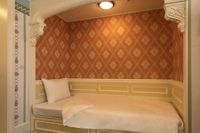 Tokyo Disneyland Hotel