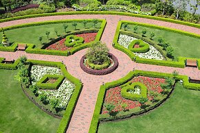 Tokyo Disneyland Hotel