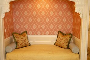 Tokyo Disneyland Hotel