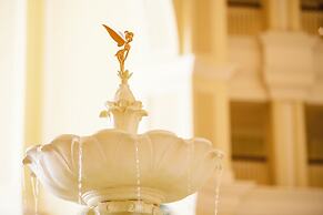 Tokyo Disneyland Hotel