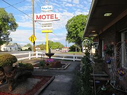 Pillow Talk Motel
