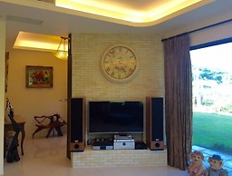 Tainan California Villa