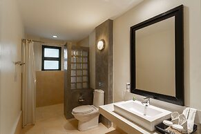 Baan Khaolak Beach Resort