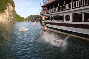 Halong Royal Palace Cruise