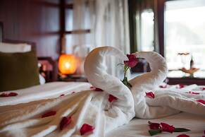 Halong Royal Palace Cruise