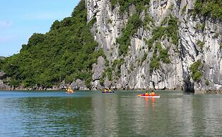 Halong Royal Palace Cruise