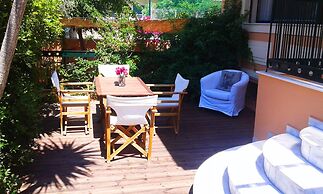 Glyfada Seaside Residence