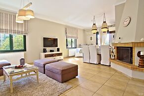 Glyfada Seaside Residence