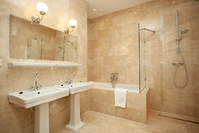 Stayci Serviced Apartments Royal Nassau