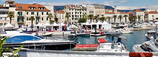 Galeria Valeria Seaside Downtown - MAG Quaint & Elegant Boutique Hotel