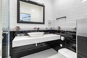 Galeria Valeria Seaside Downtown - MAG Quaint & Elegant Boutique Hotel