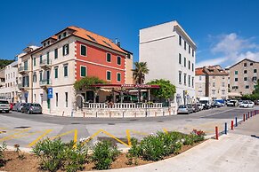 Galeria Valeria Seaside Downtown - MAG Quaint & Elegant Boutique Hotel