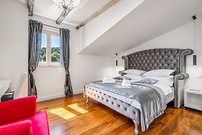 Galeria Valeria Seaside Downtown - MAG Quaint & Elegant Boutique Hotel