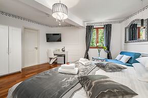 Galeria Valeria Seaside Downtown - MAG Quaint & Elegant Boutique Hotel