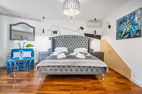 Galeria Valeria Seaside Downtown - MAG Quaint & Elegant Boutique Hotel