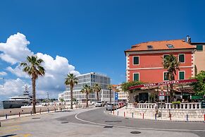 Galeria Valeria Seaside Downtown - MAG Quaint & Elegant Boutique Hotel