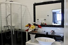 Galeria Valeria Seaside Downtown - MAG Quaint & Elegant Boutique Hotel