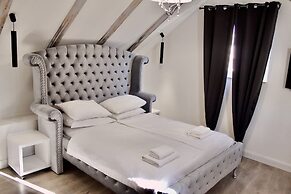 Galeria Valeria Seaside Downtown - MAG Quaint & Elegant Boutique Hotel