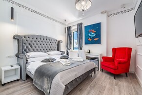 Galeria Valeria Seaside Downtown - MAG Quaint & Elegant Boutique Hotel