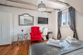 Galeria Valeria Seaside Downtown - MAG Quaint & Elegant Boutique Hotel