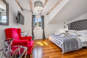 Galeria Valeria Seaside Downtown - MAG Quaint & Elegant Boutique Hotel