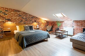 Art & Garden Residence