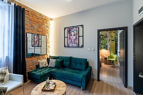 Art & Garden Residence