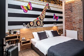 Art & Garden Residence