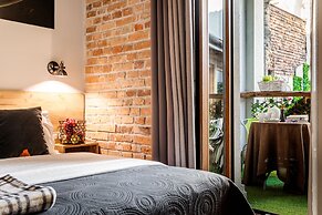 Art & Garden Residence