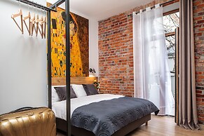 Art & Garden Residence