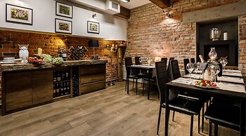 Art & Garden Residence