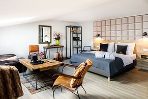 Art & Garden Residence