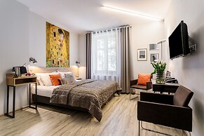 Art & Garden Residence