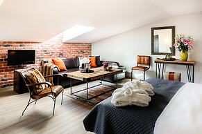 Art & Garden Residence